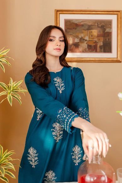 Malvin Embroidery 2pc